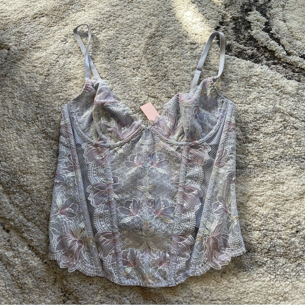 NWT VICTORIA’S SECRET LACE CORSET